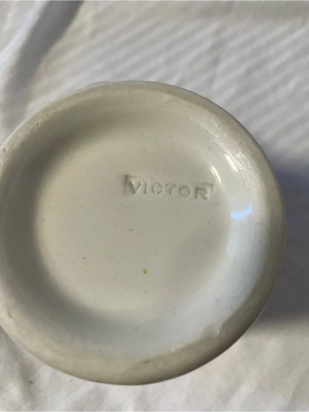 2 vintage Victor coffee mugs